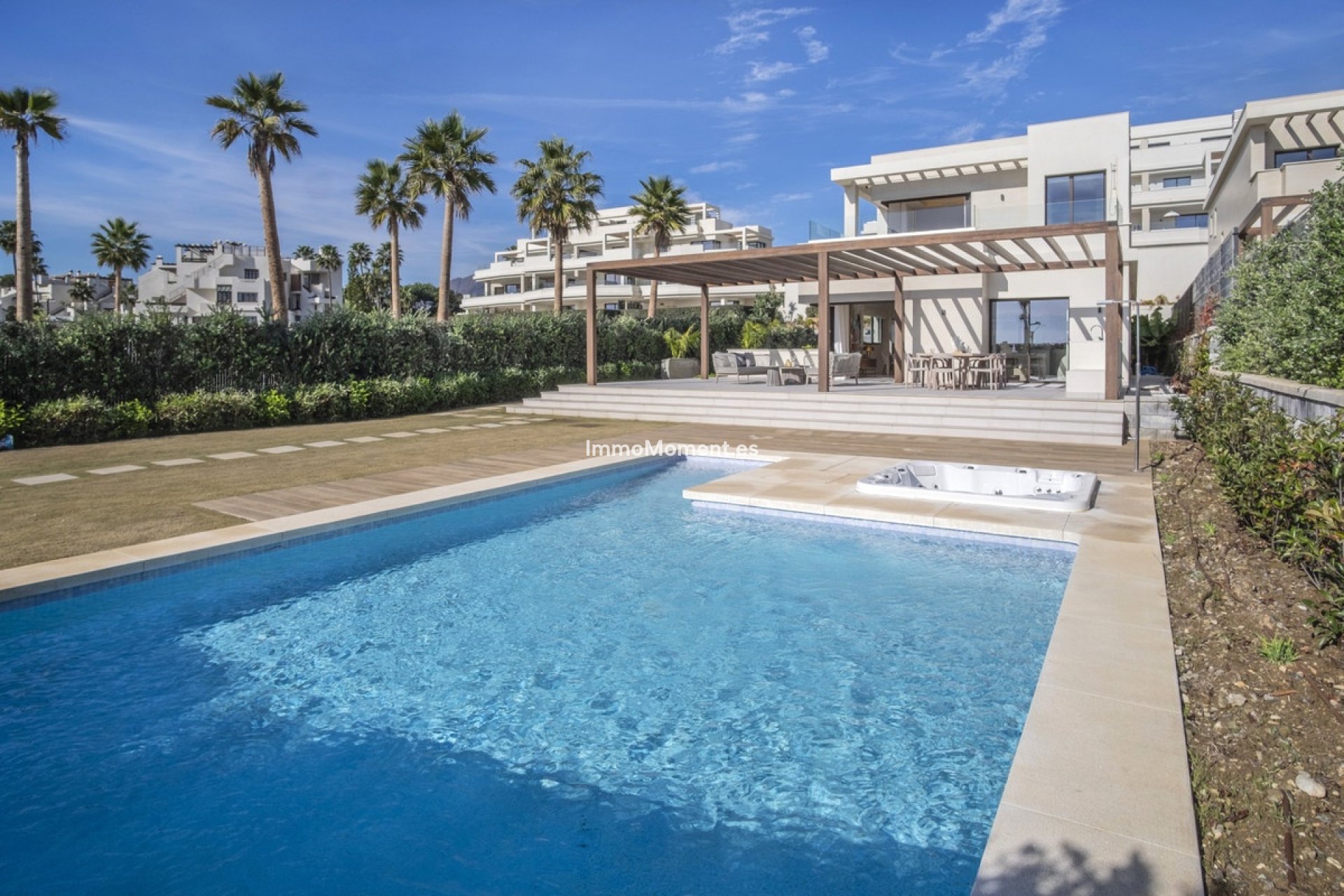 Resale - Detached villa - Estepona - New Golden Mile