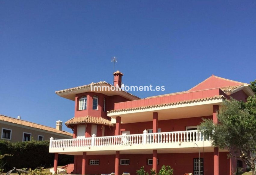 Resale - Detached villa - Estepona - New Golden Mile