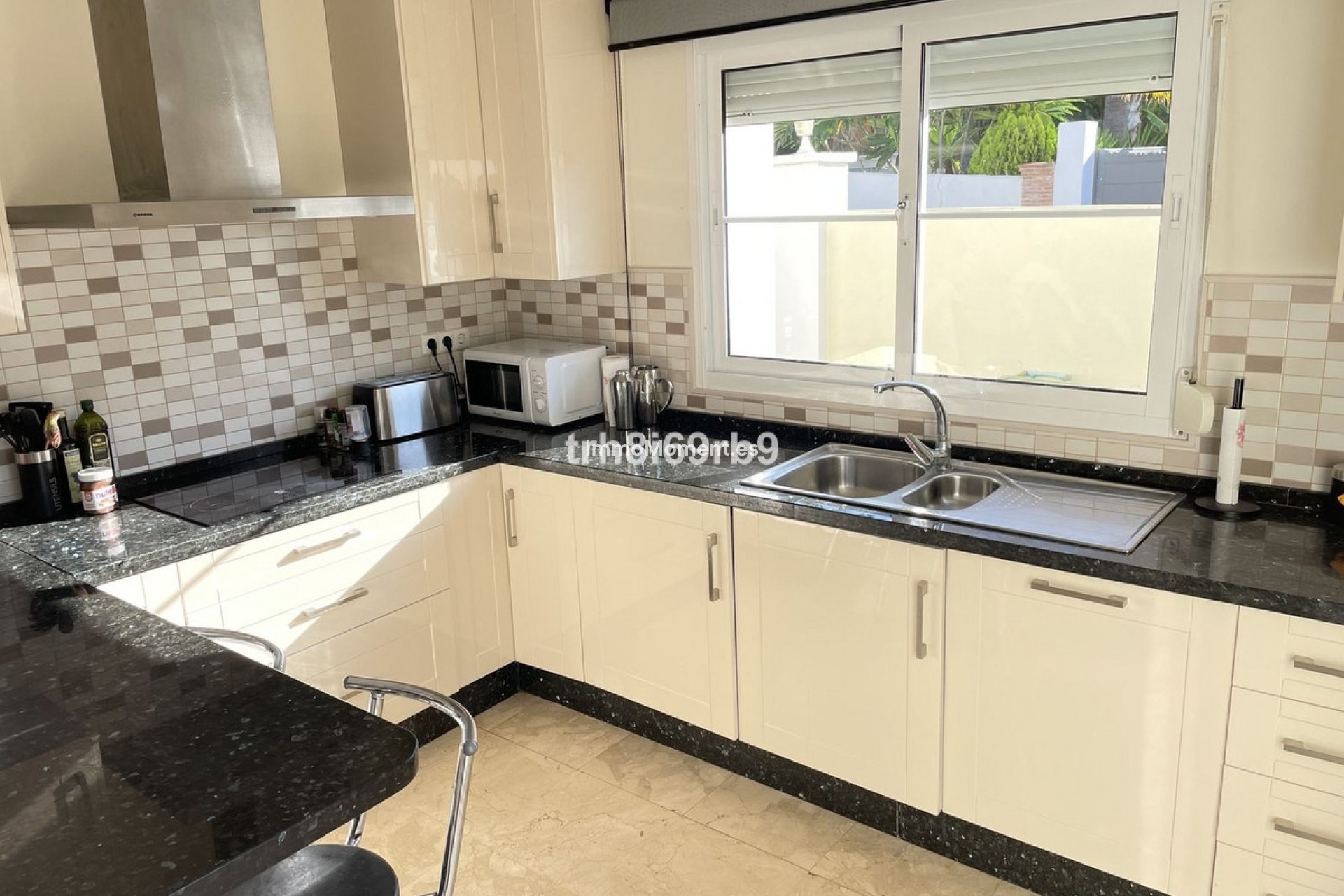 Resale - Detached villa - Estepona - New Golden Mile