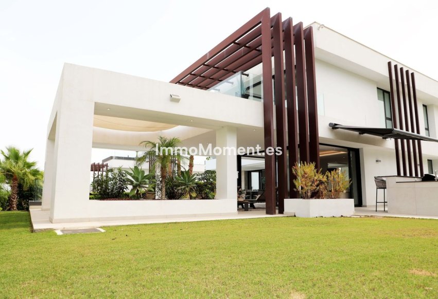 Resale - Detached villa - Estepona - New Golden Mile