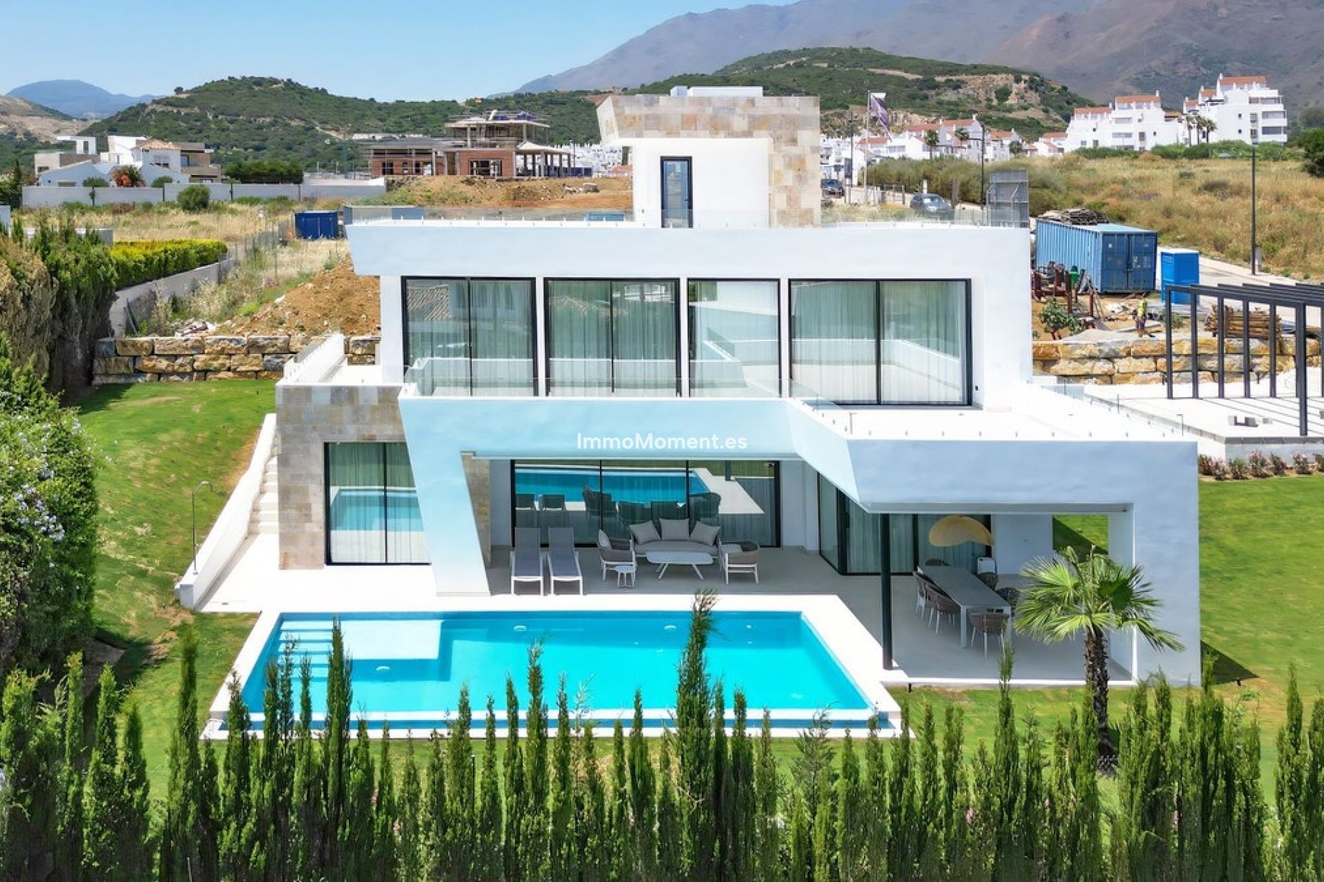 Resale - Detached villa - Estepona - Valle Romano