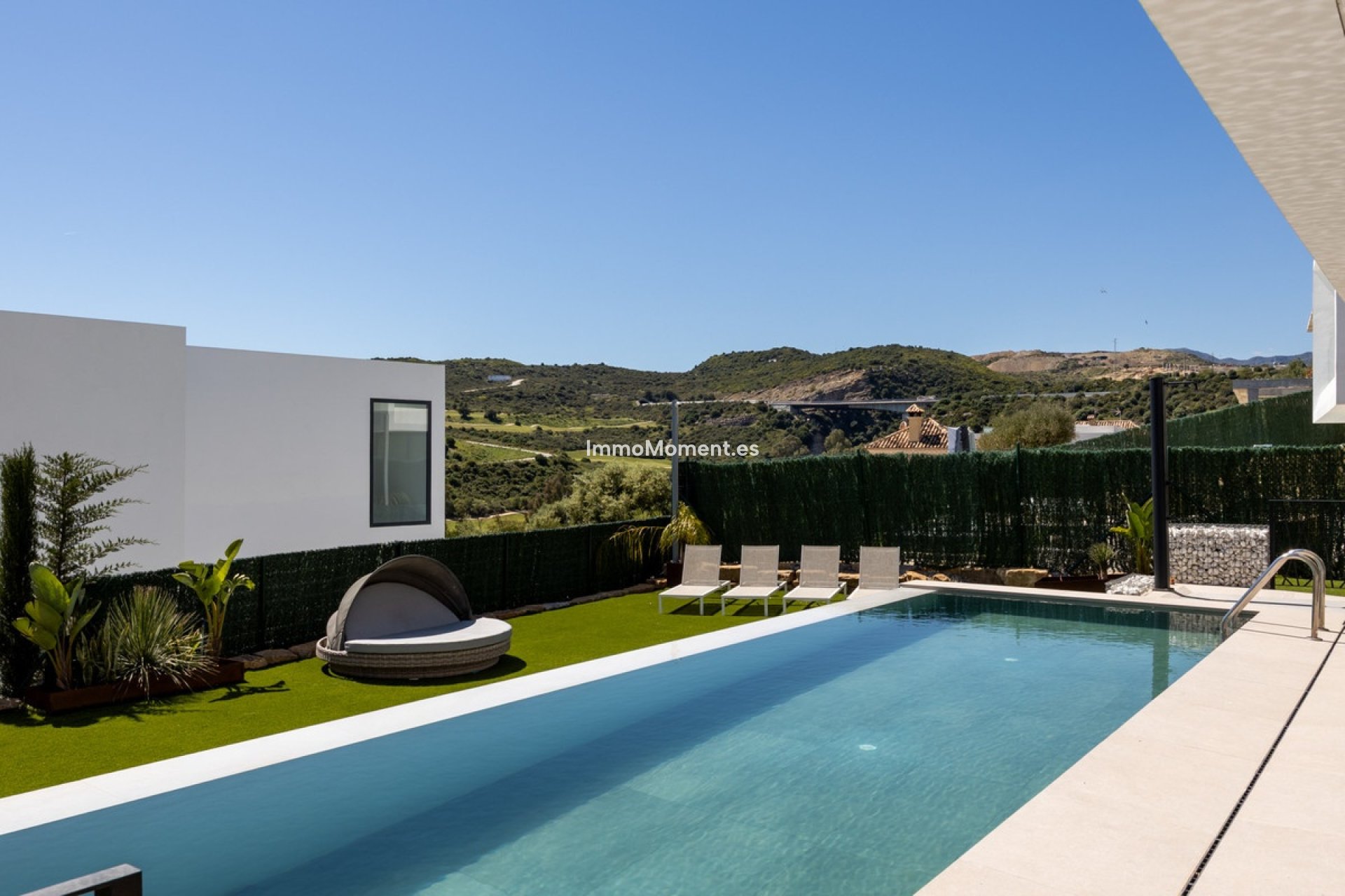 Resale - Detached villa - Estepona - Valle Romano