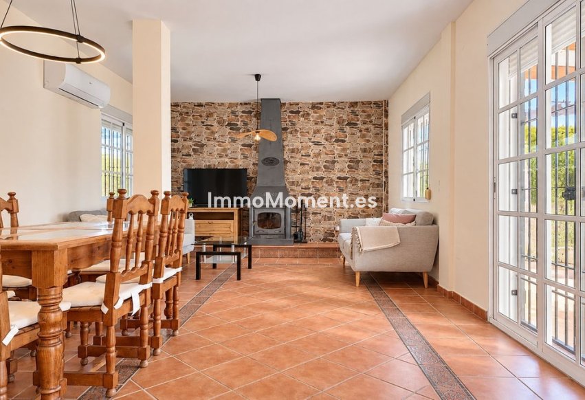 Resale - Detached villa - Inland  - Alhaurín de la Torre