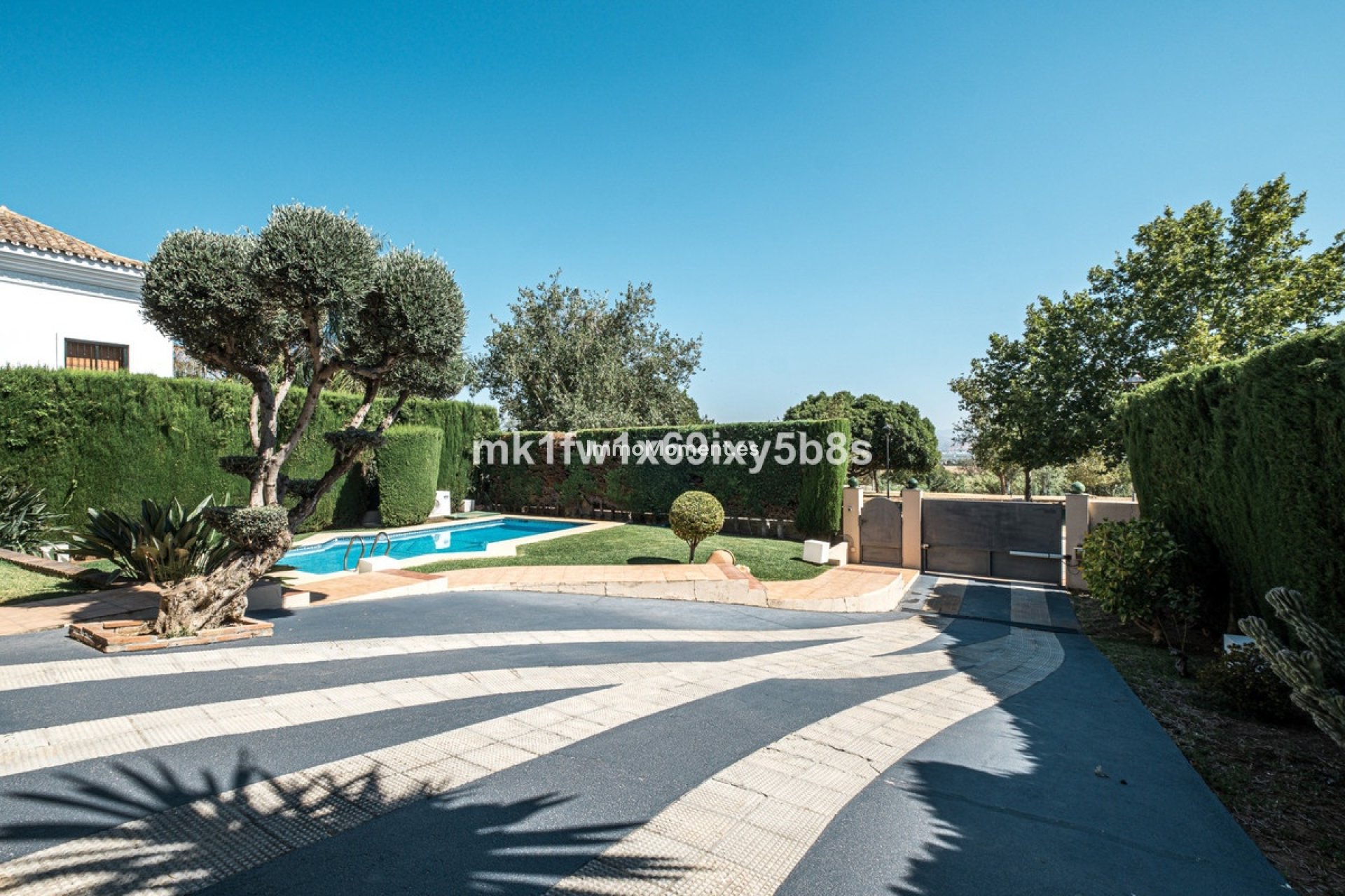 Resale - Detached villa - Inland  - Alhaurín de la Torre