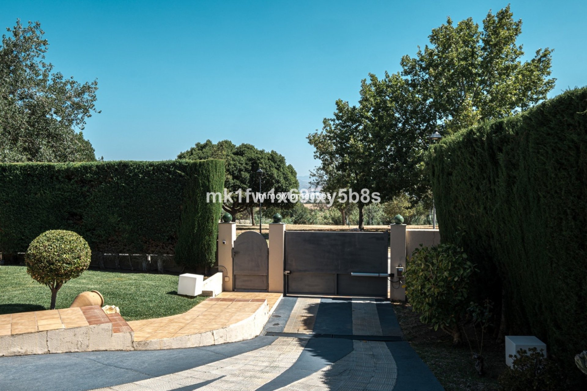 Resale - Detached villa - Inland  - Alhaurín de la Torre