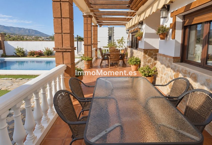 Resale - Detached villa - Inland  - Alhaurín de la Torre