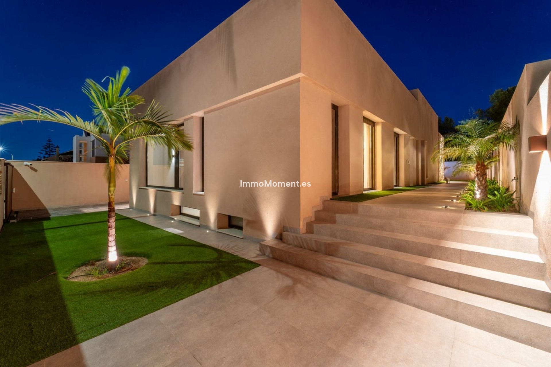 Resale - Detached villa - Inland  - Alhaurín de la Torre