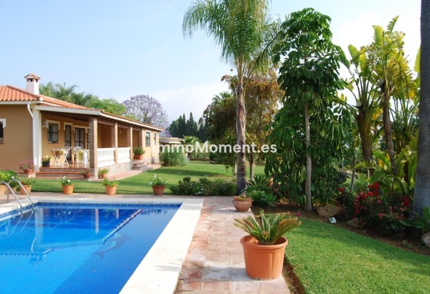 Resale - Detached villa - Inland  - Alhaurín de la Torre