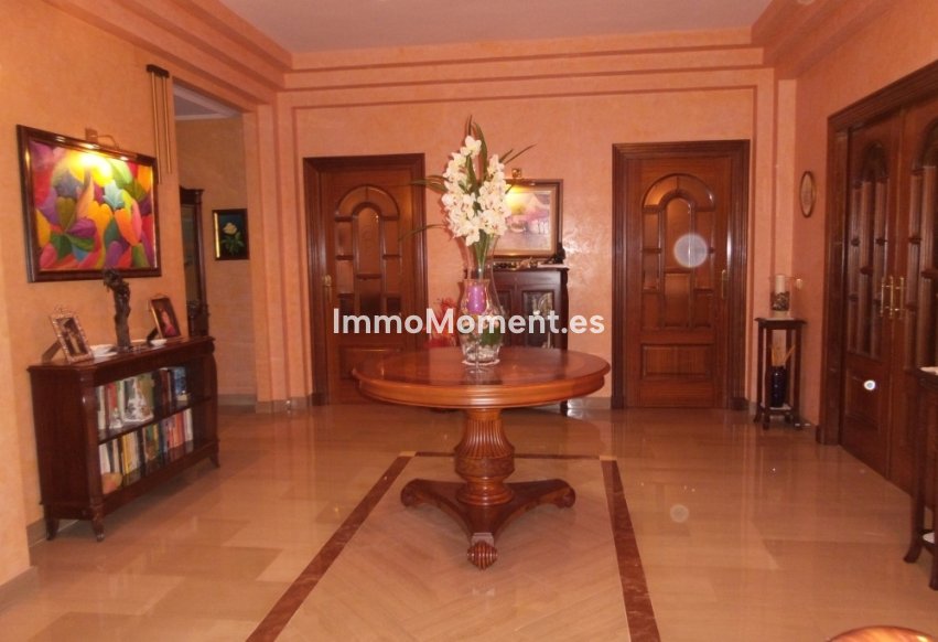 Resale - Detached villa - Inland  - Alhaurín de la Torre