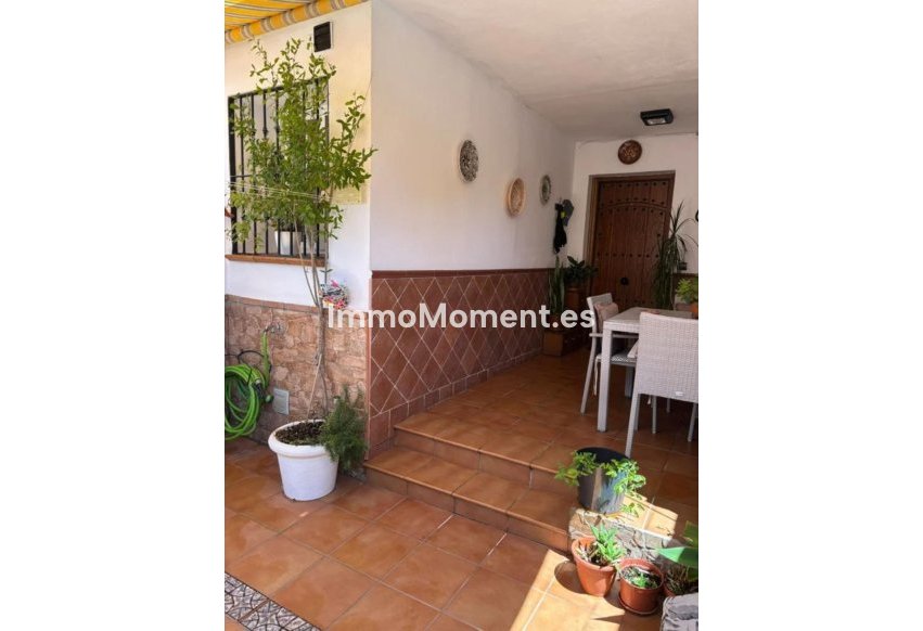 Resale - Detached villa - Inland  - Alhaurín de la Torre