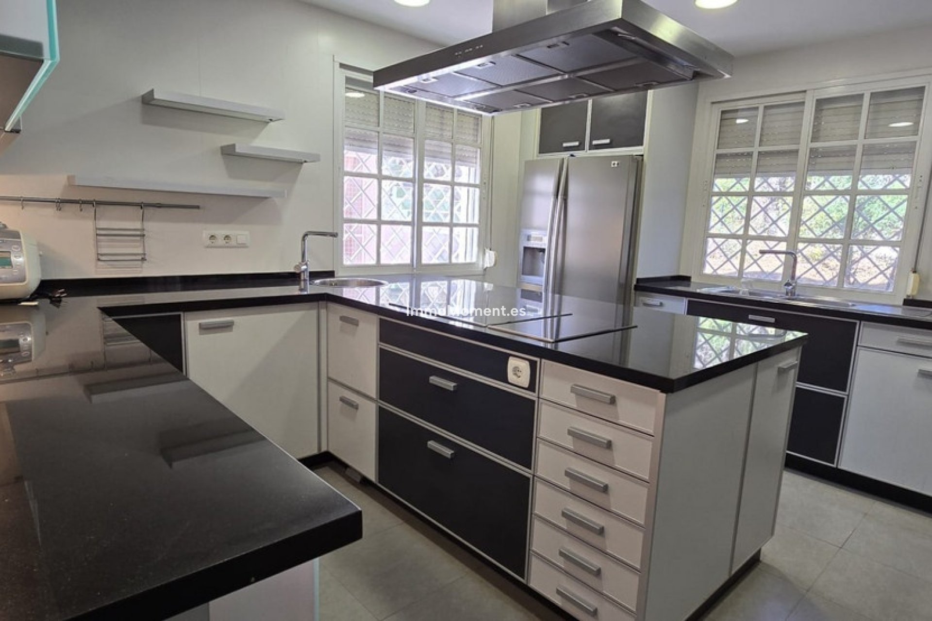 Resale - Detached villa - Inland  - Alhaurín de la Torre