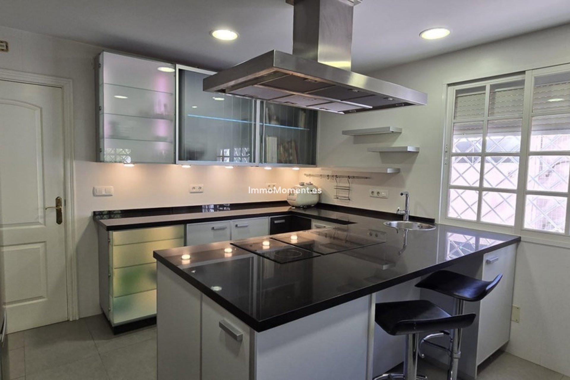 Resale - Detached villa - Inland  - Alhaurín de la Torre