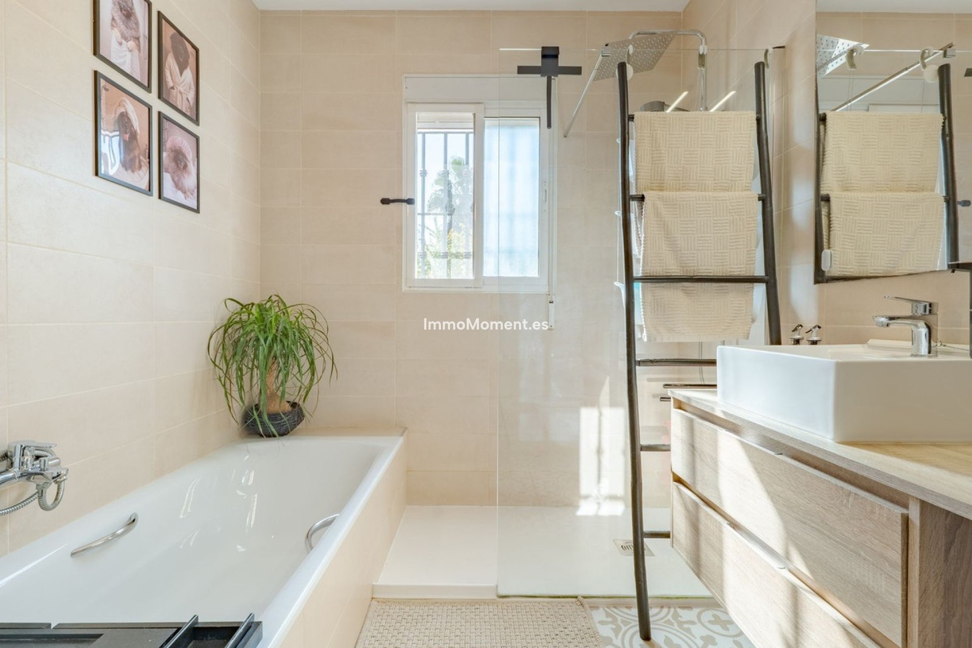Resale - Detached villa - Inland  - Alhaurín el Grande Centro