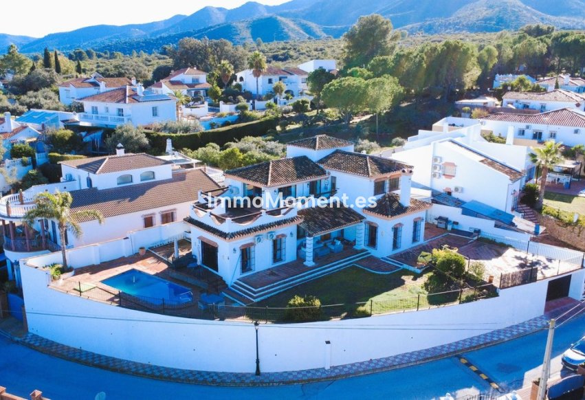 Resale - Detached villa - Inland  - Alhaurín el Grande Centro