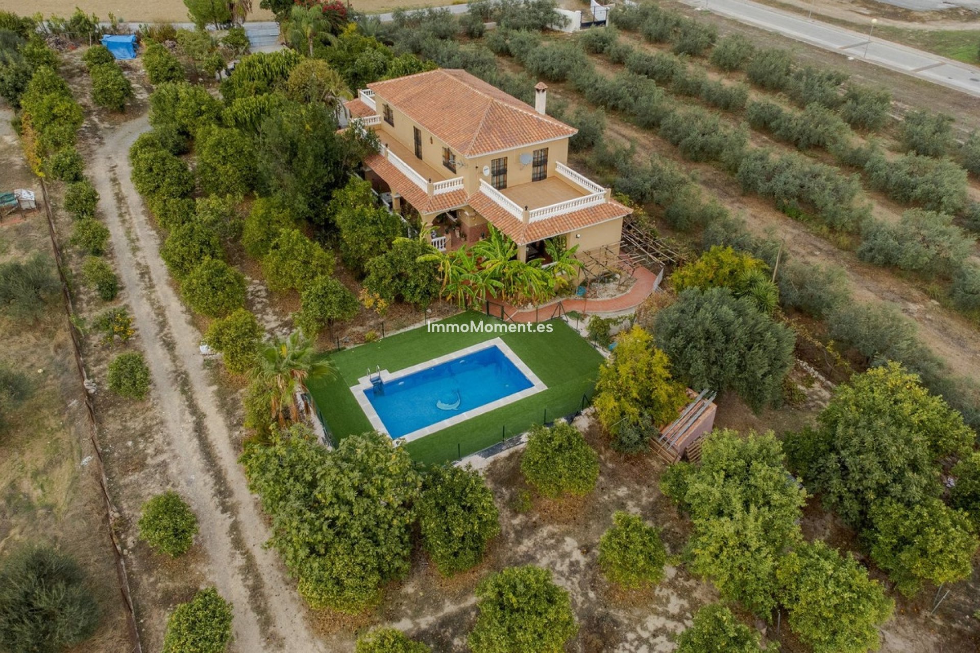 Resale - Detached villa - Inland  - Alhaurín el Grande Centro