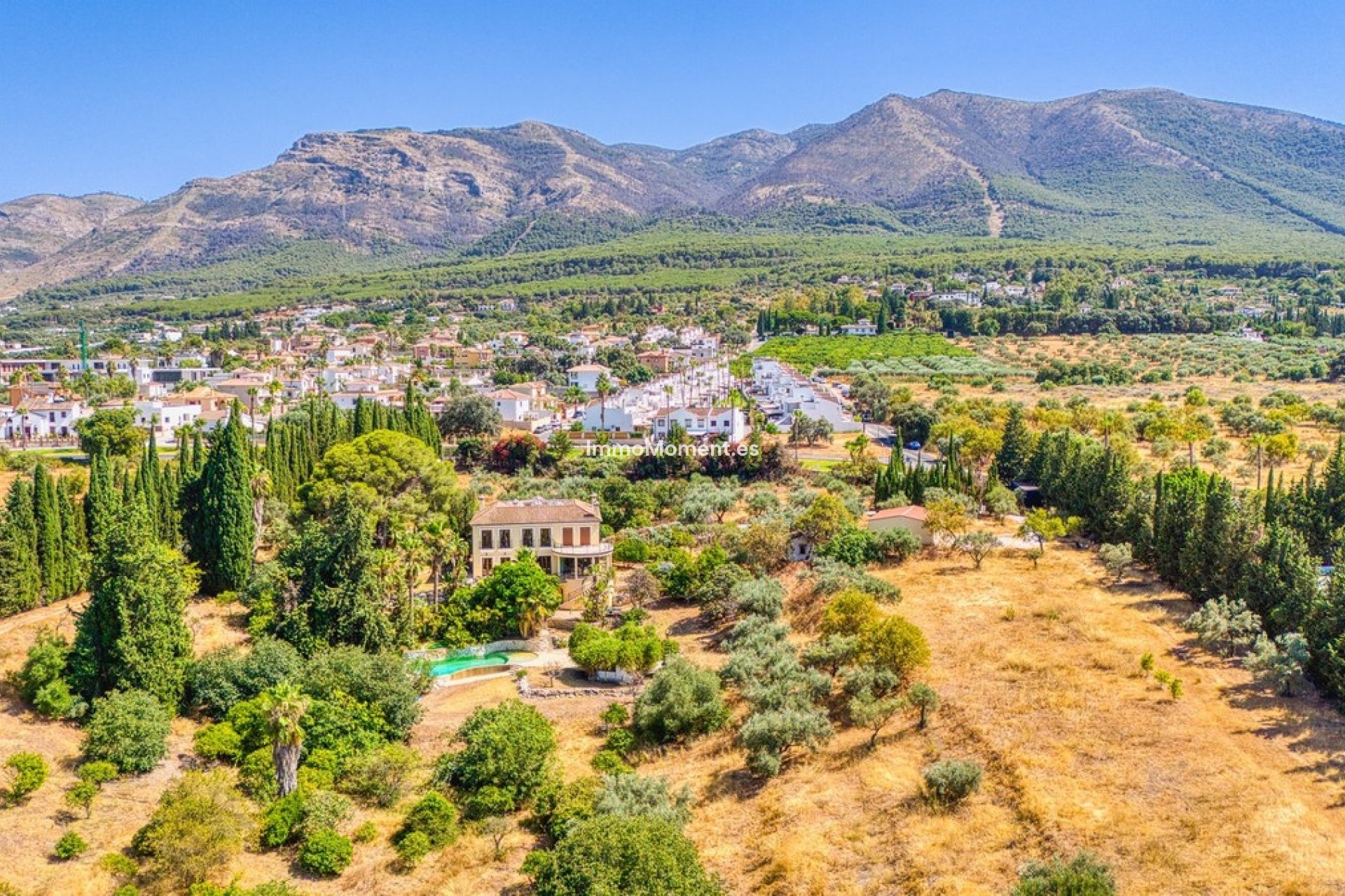 Resale - Detached villa - Inland  - Alhaurín el Grande Centro