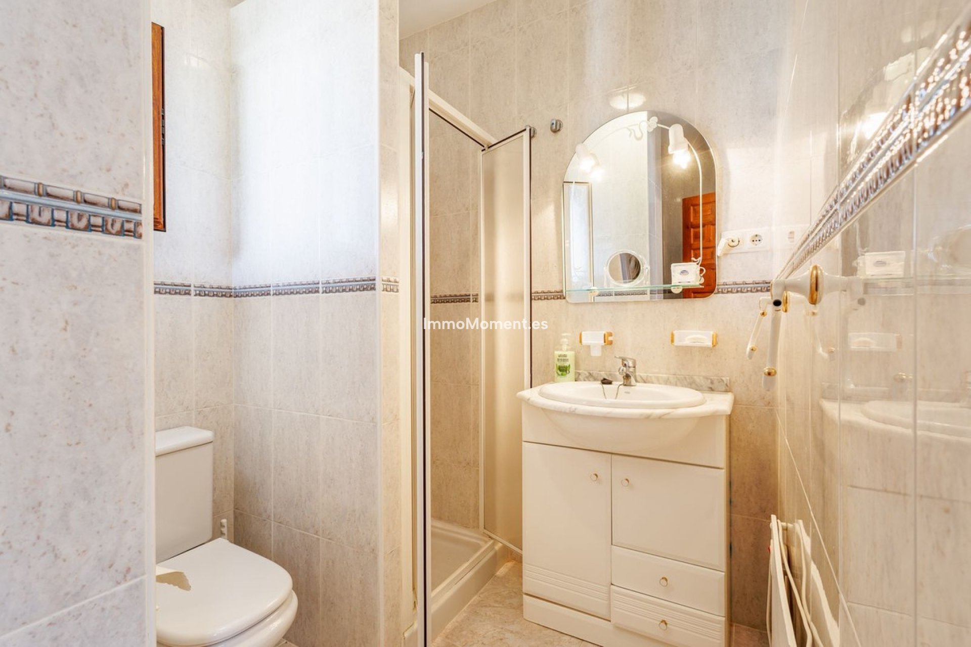 Resale - Detached villa - Inland  - Alhaurín el Grande Centro