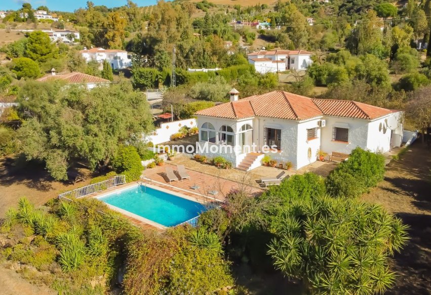 Resale - Detached villa - Inland  - Almogía