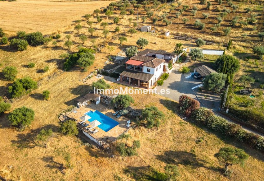 Resale - Detached villa - Inland  - Coín