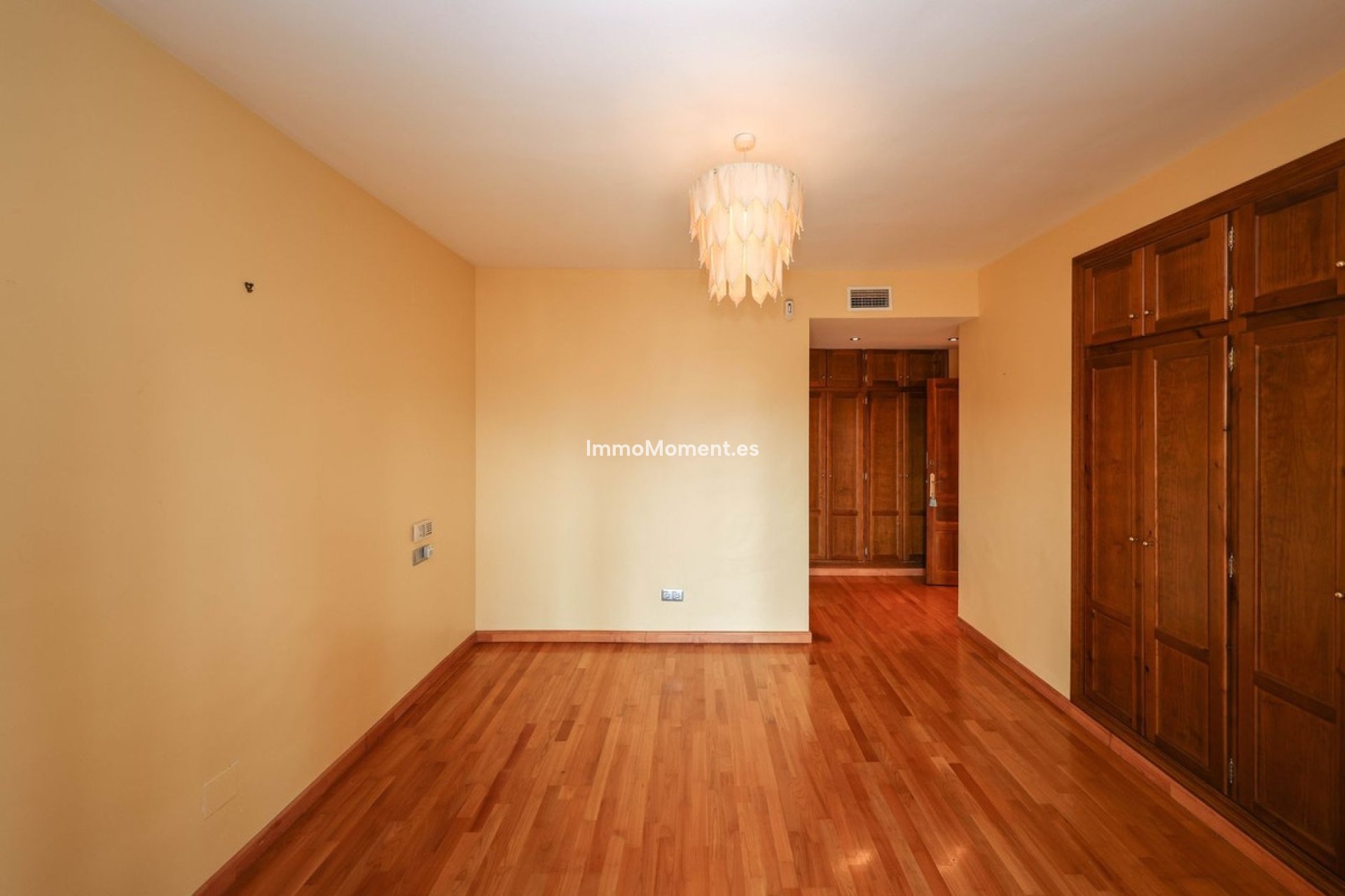 Resale - Detached villa - Inland  - Coín