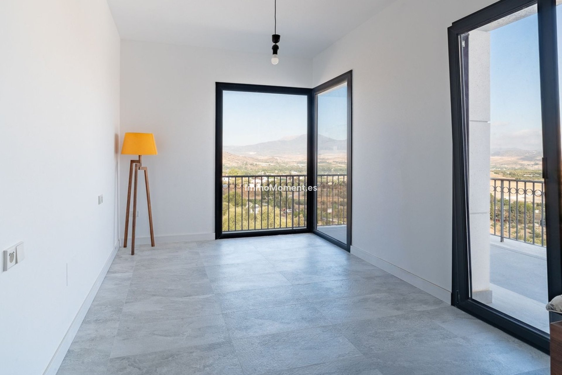 Resale - Detached villa - Inland  - Coín