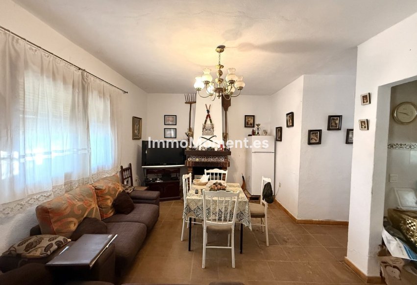 Resale - Detached villa - Inland  - Coín
