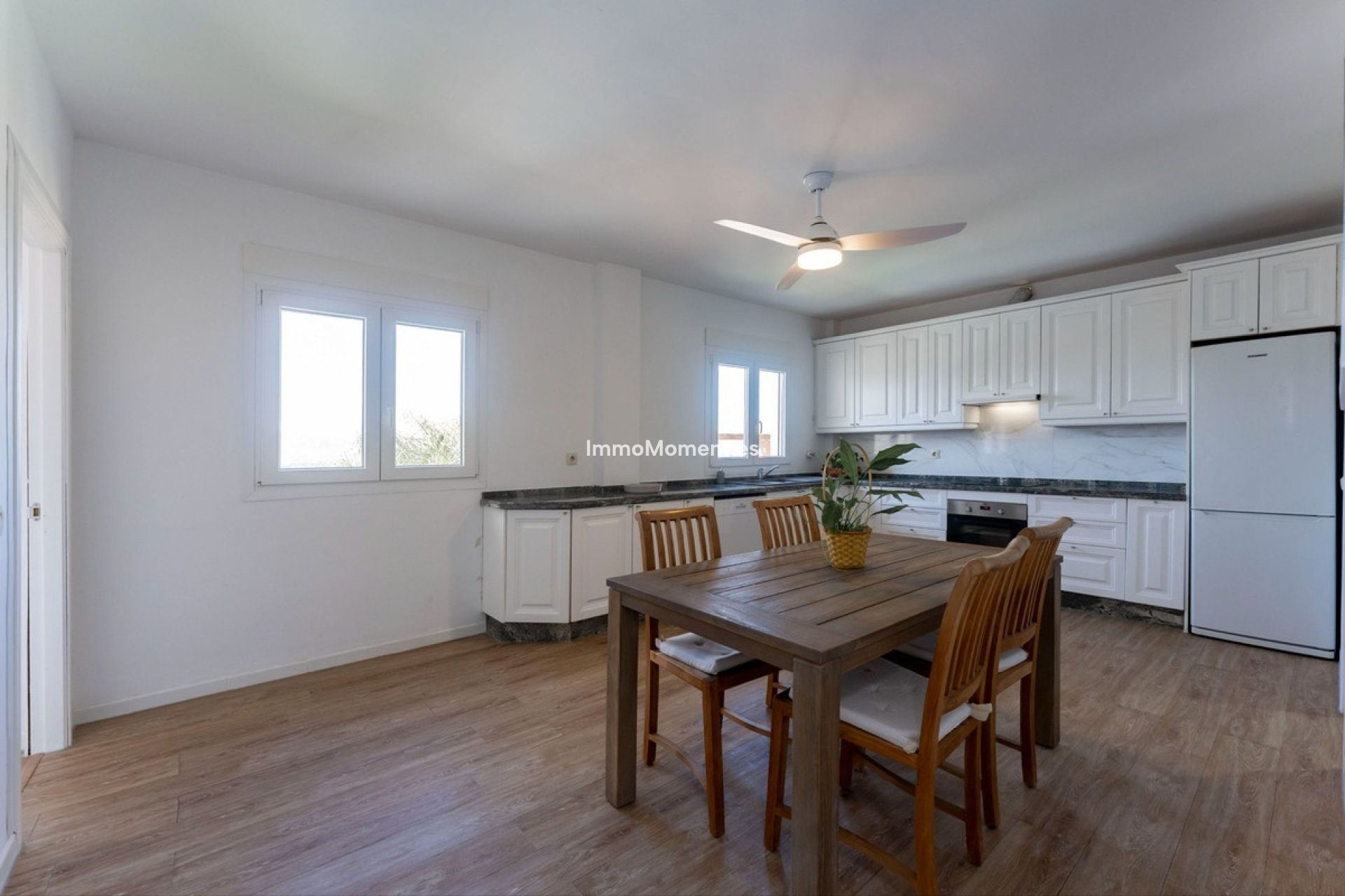 Resale - Detached villa - Inland  - Coín