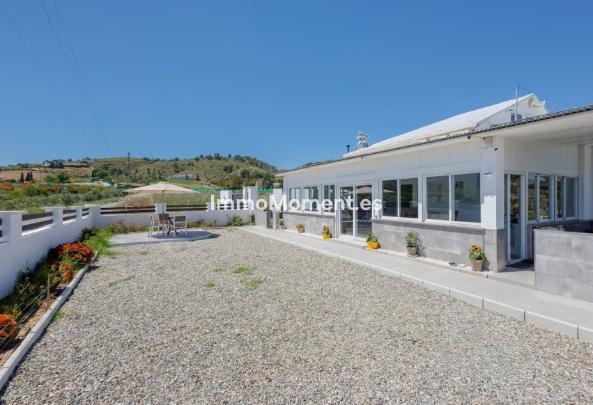 Resale - Detached villa - Inland  - Coín