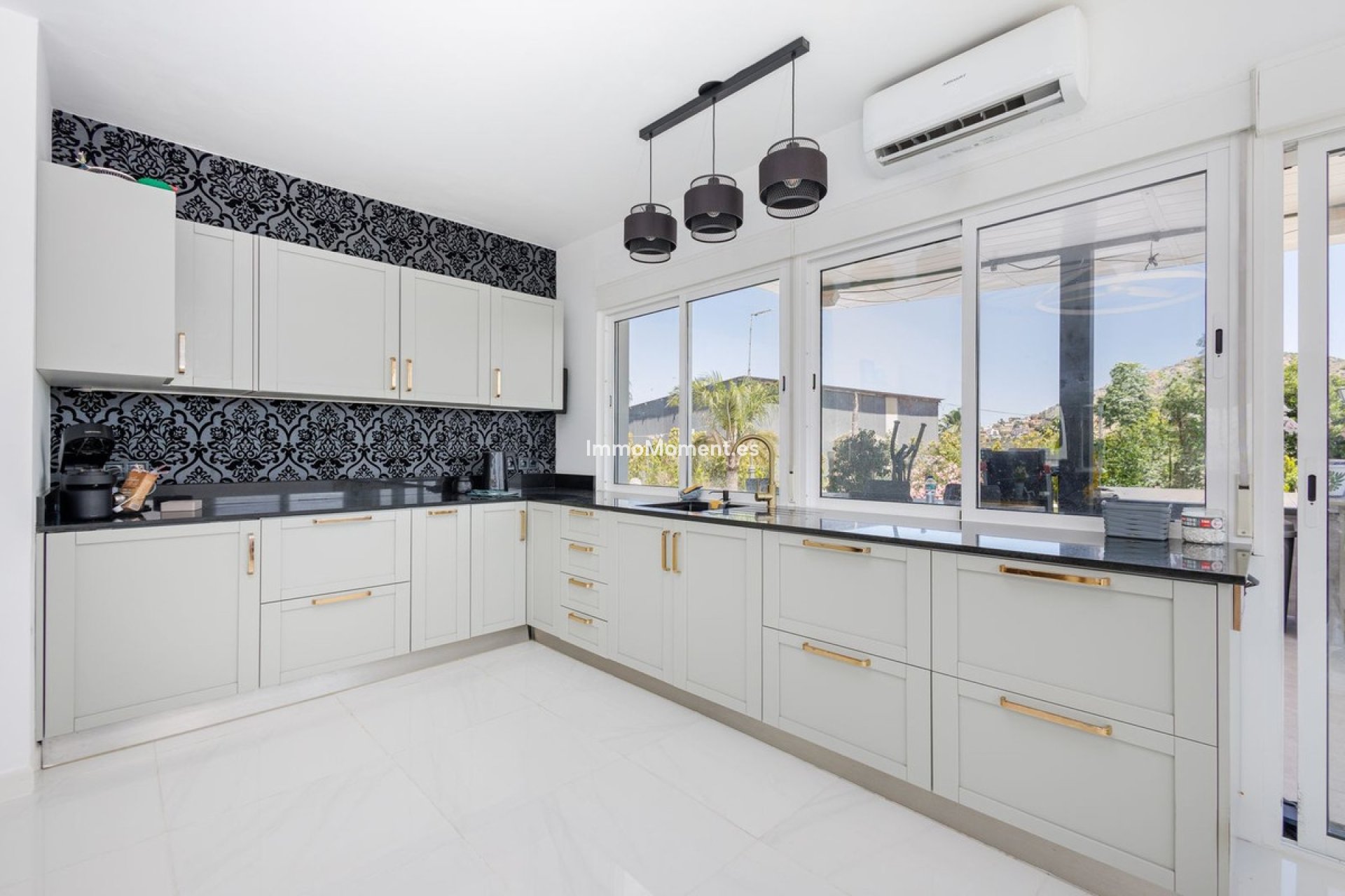 Resale - Detached villa - Inland  - Coín