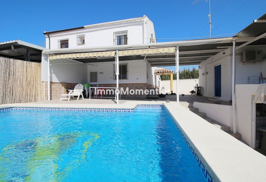 Resale - Detached villa - Inland  - Coín