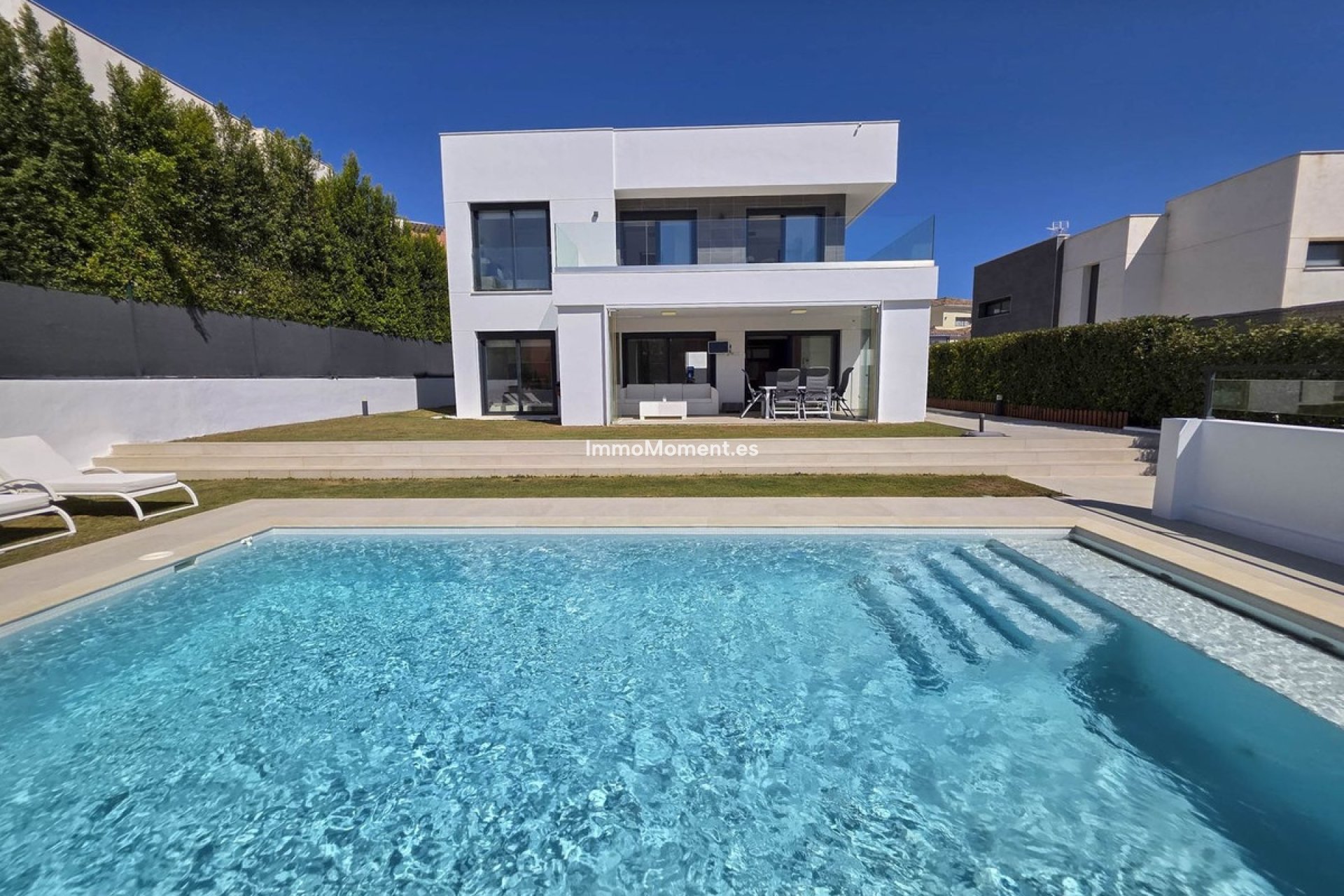 Resale - Detached villa - Manilva - La Duquesa