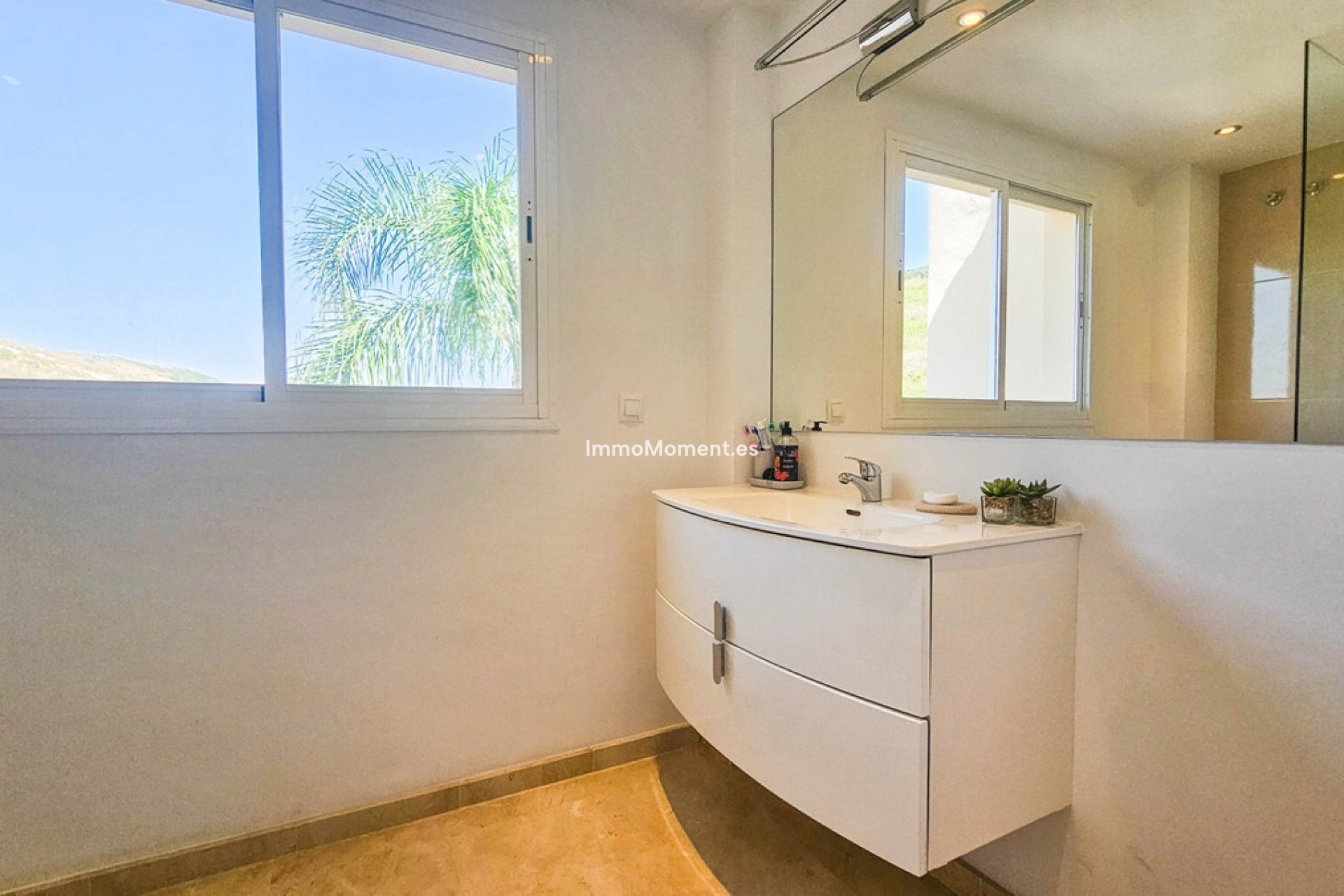 Resale - Detached villa - Manilva - La Duquesa