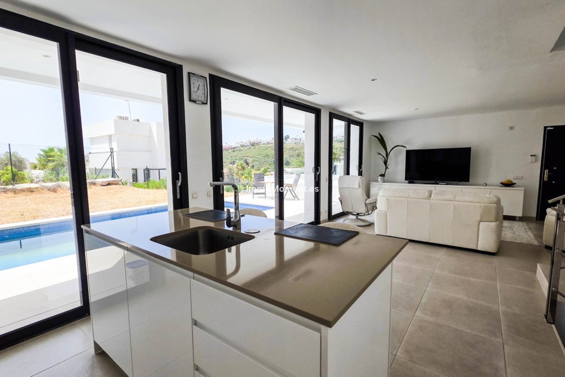 Resale - Detached villa - Manilva - La Duquesa