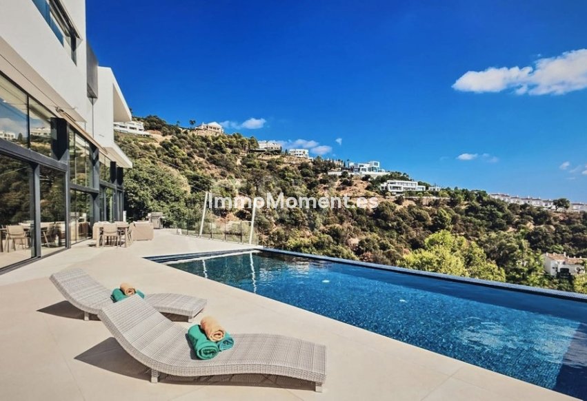 Resale - Detached villa - Marbella - Altos de los Monteros