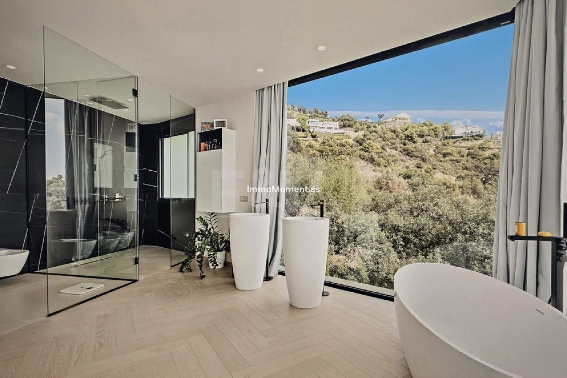 Resale - Detached villa - Marbella - Altos de los Monteros