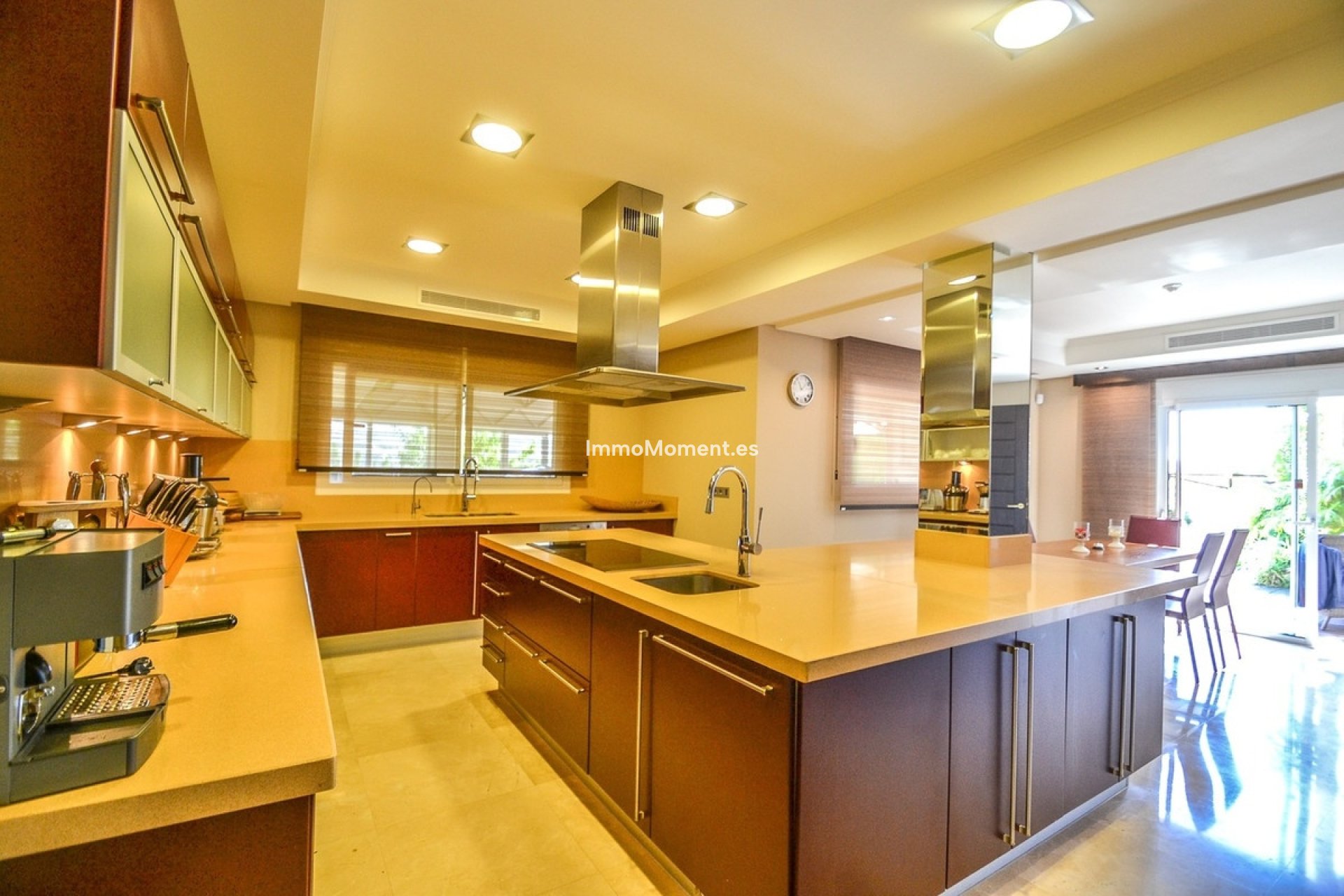 Resale - Detached villa - Marbella - Altos de los Monteros