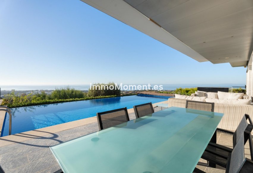 Resale - Detached villa - Marbella - Altos de los Monteros