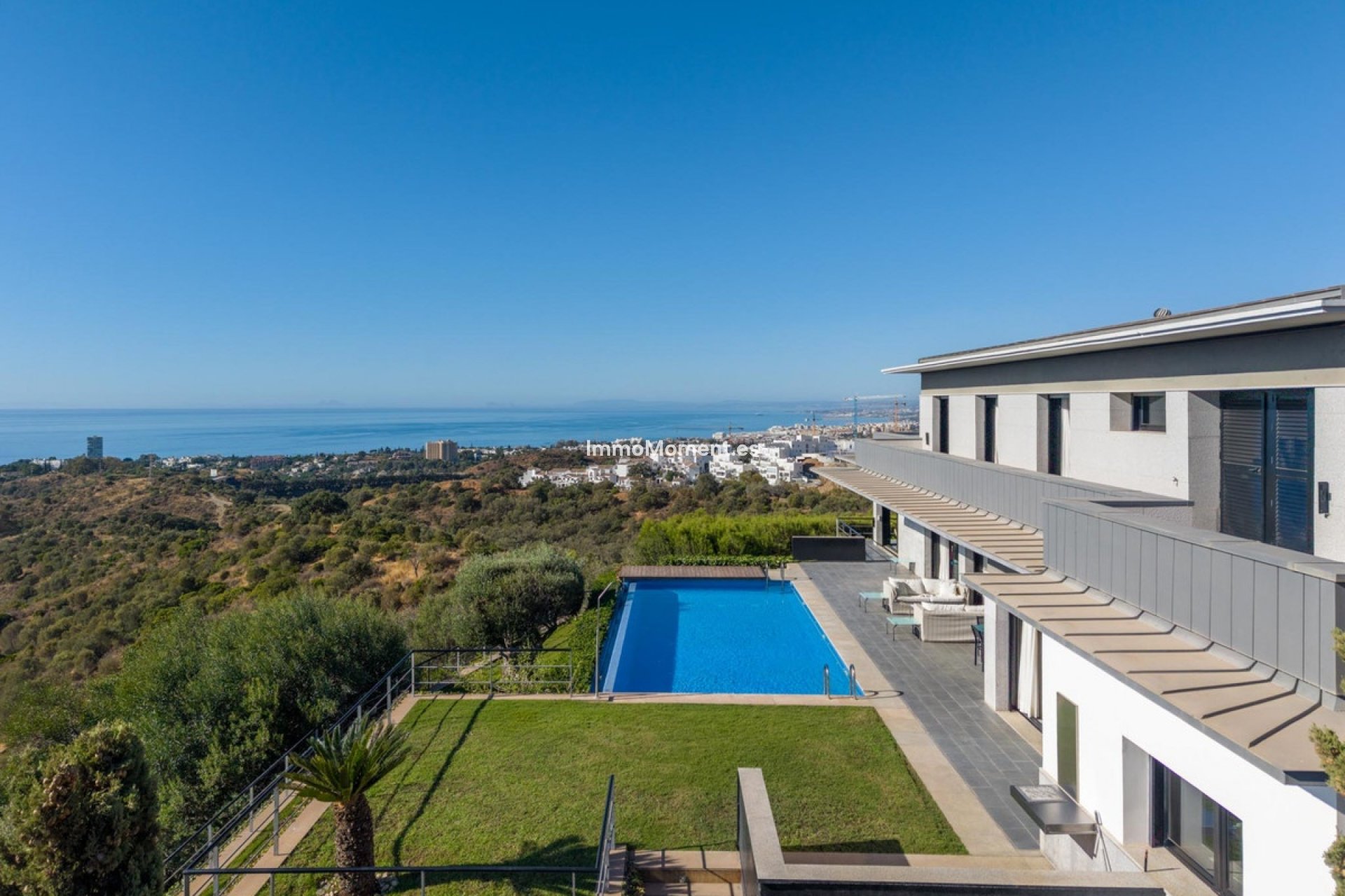 Resale - Detached villa - Marbella - Altos de los Monteros