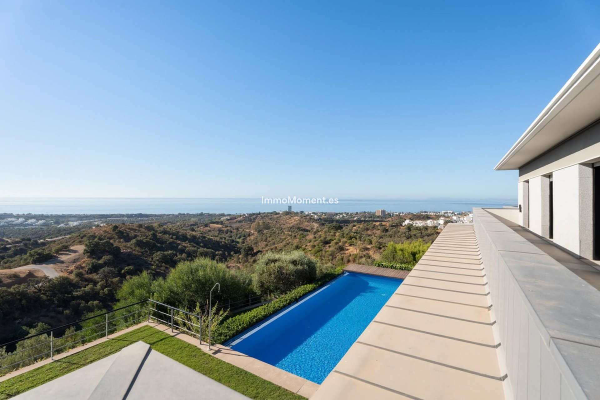 Resale - Detached villa - Marbella - Altos de los Monteros