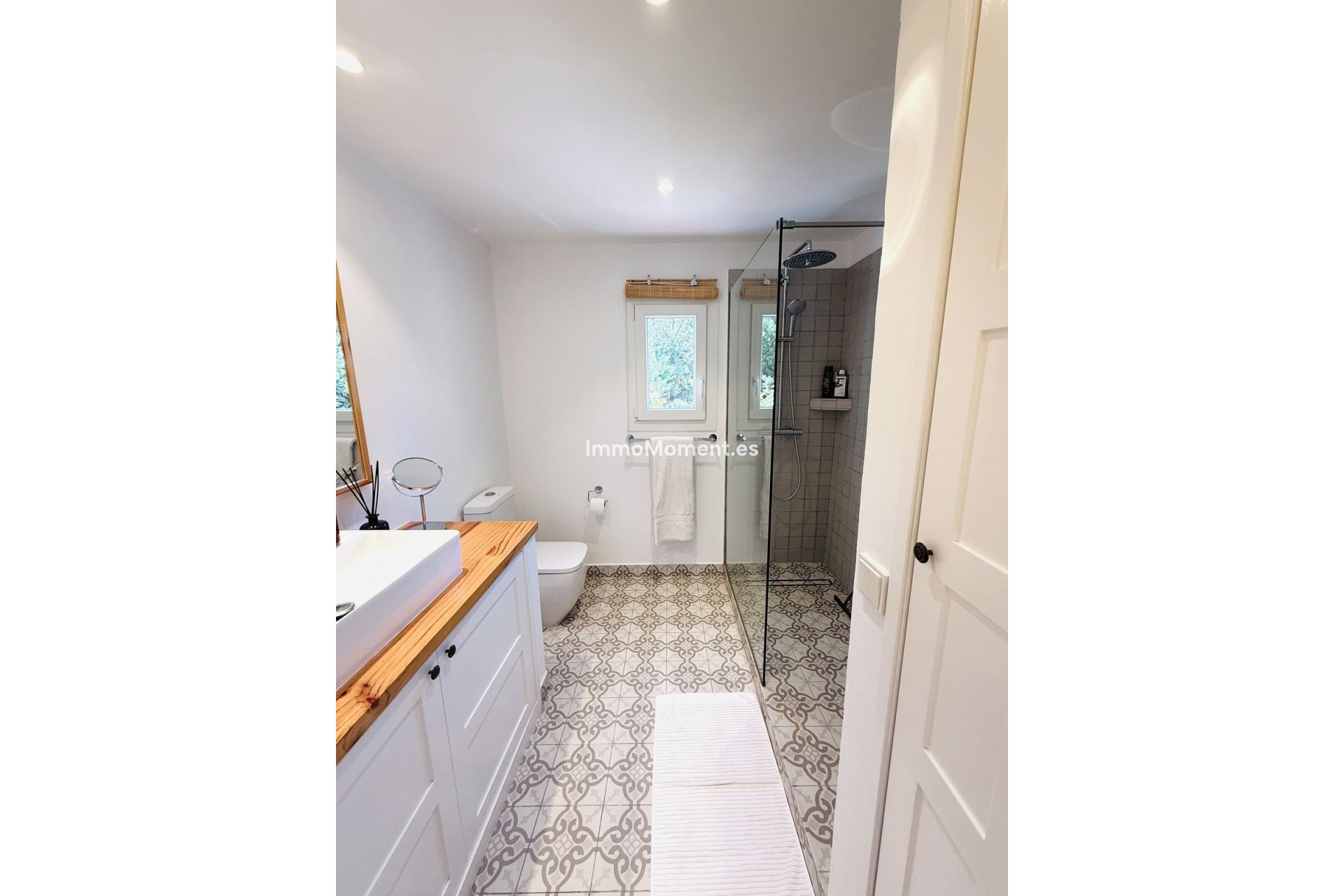 Resale - Detached villa - Marbella - Altos de los Monteros