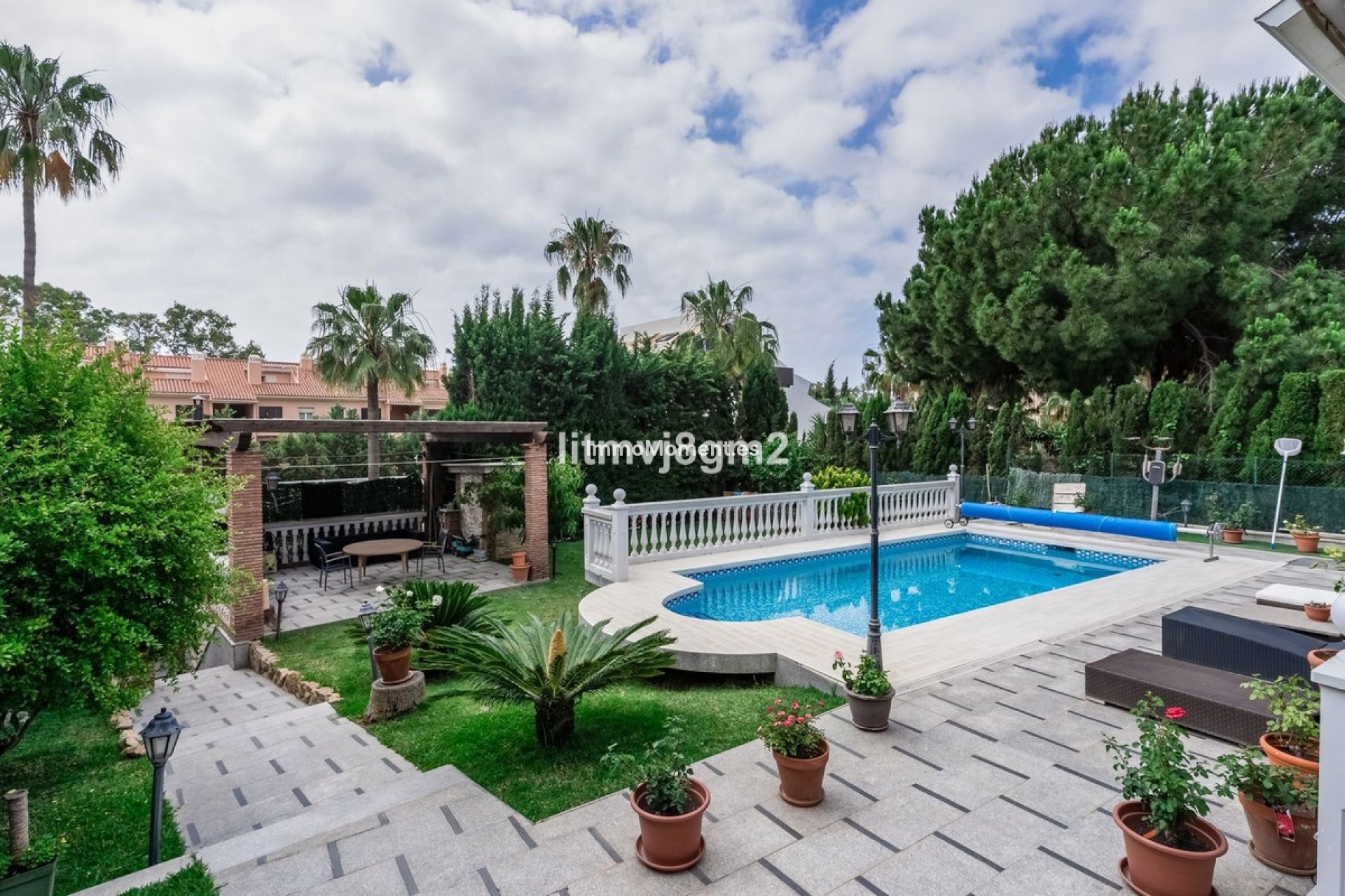 Resale - Detached villa - Marbella - Artola