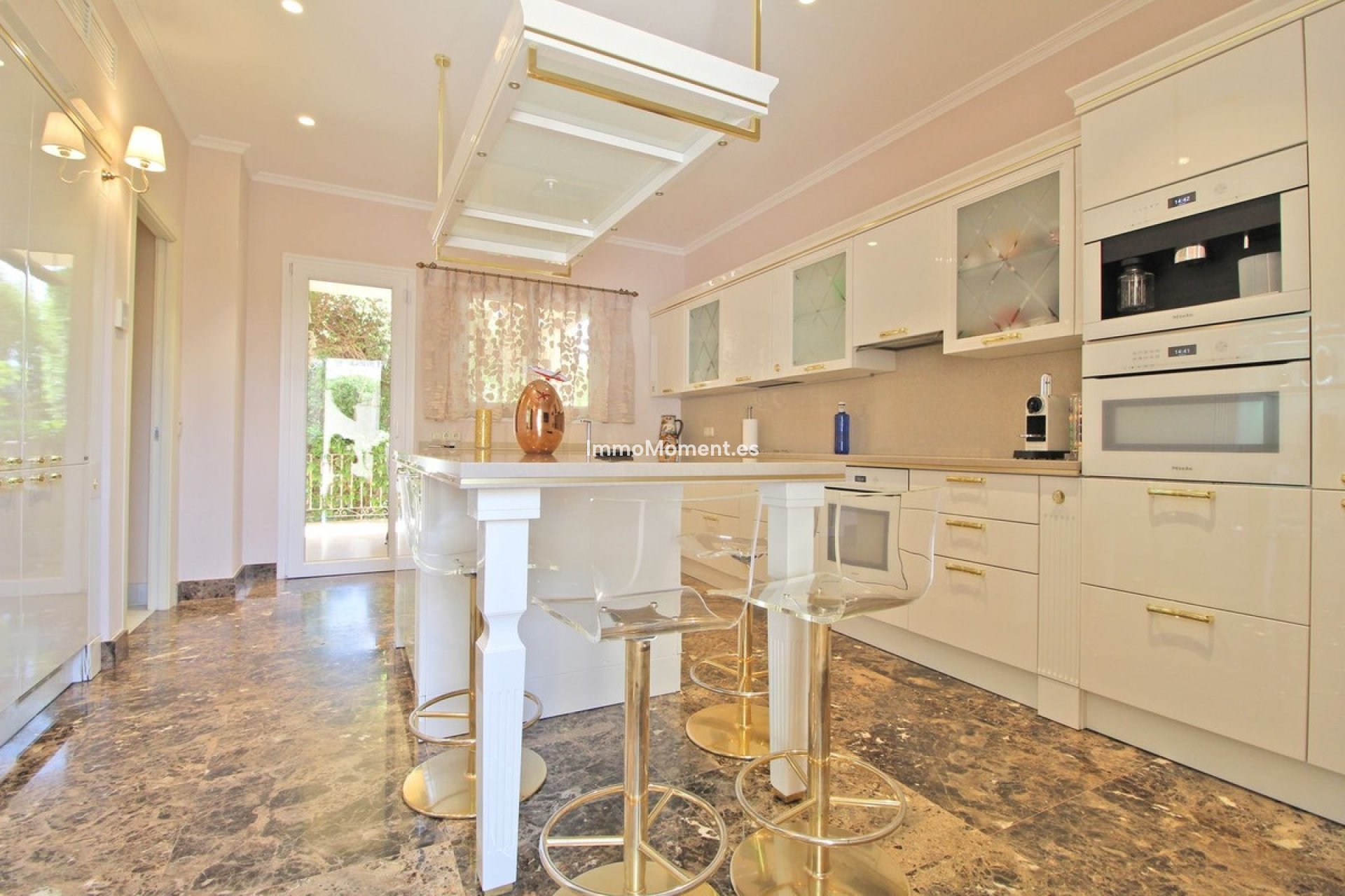 Resale - Detached villa - Marbella - Bahía de Marbella