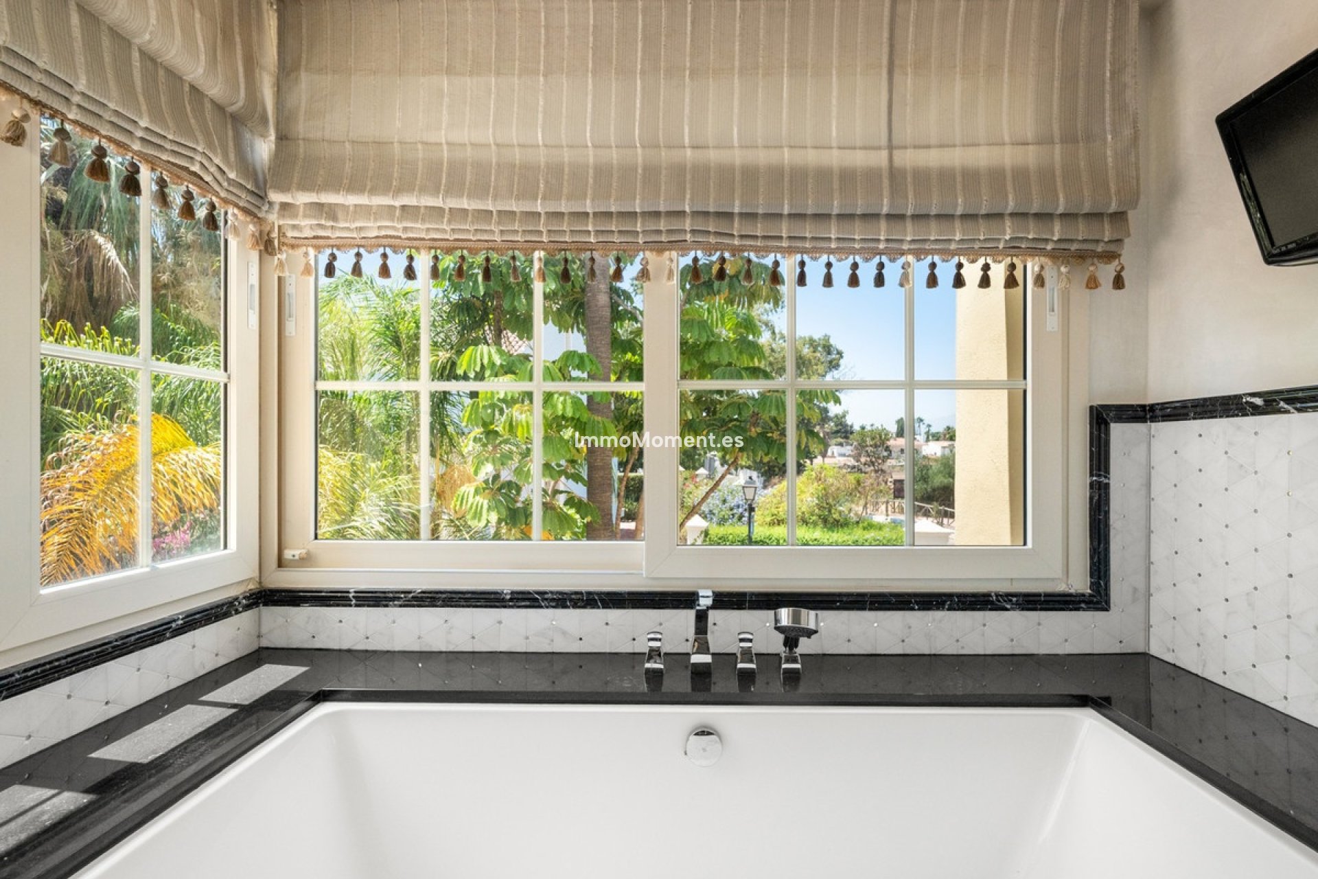 Resale - Detached villa - Marbella - Cortijo Blanco