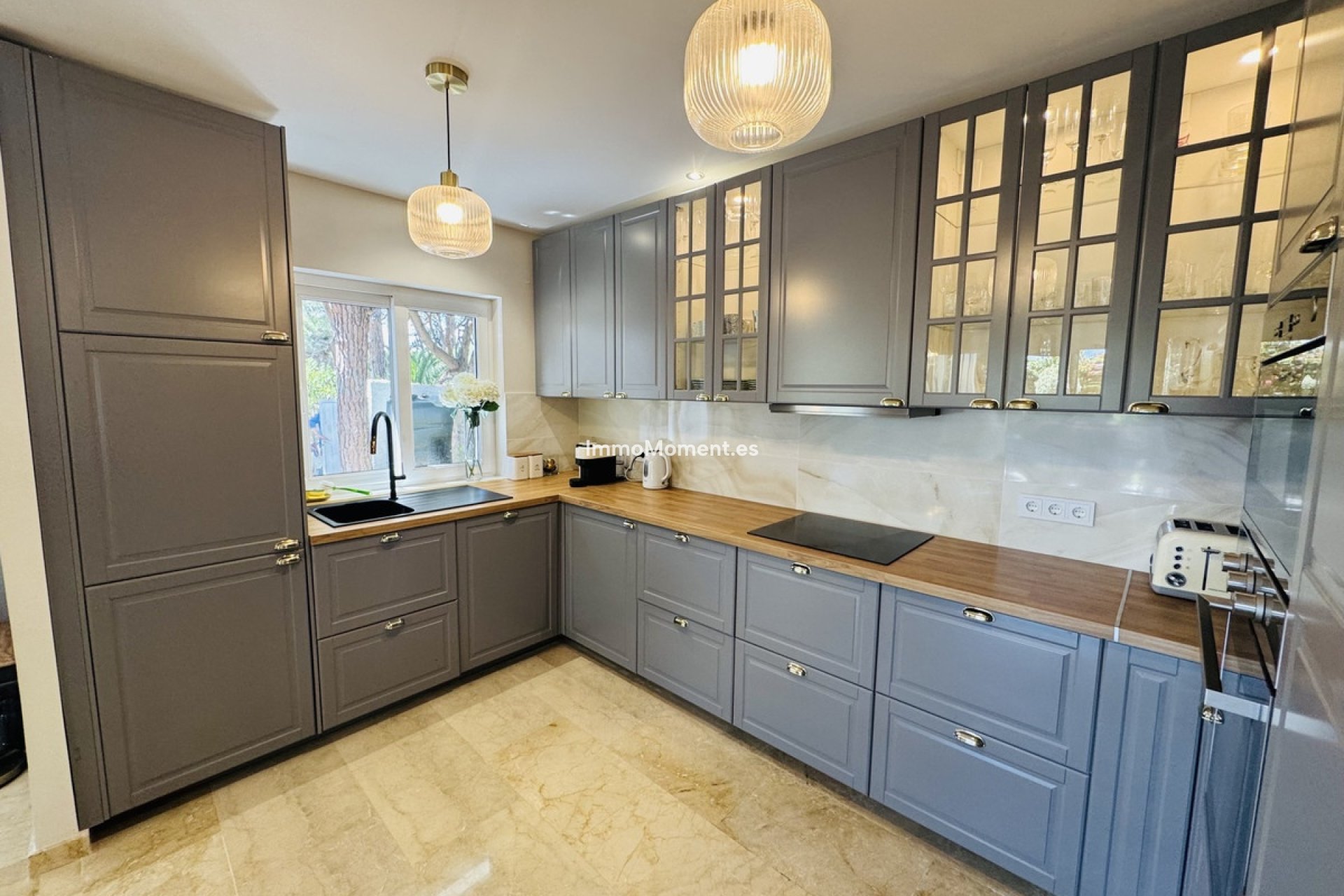 Resale - Detached villa - Marbella - Elviria