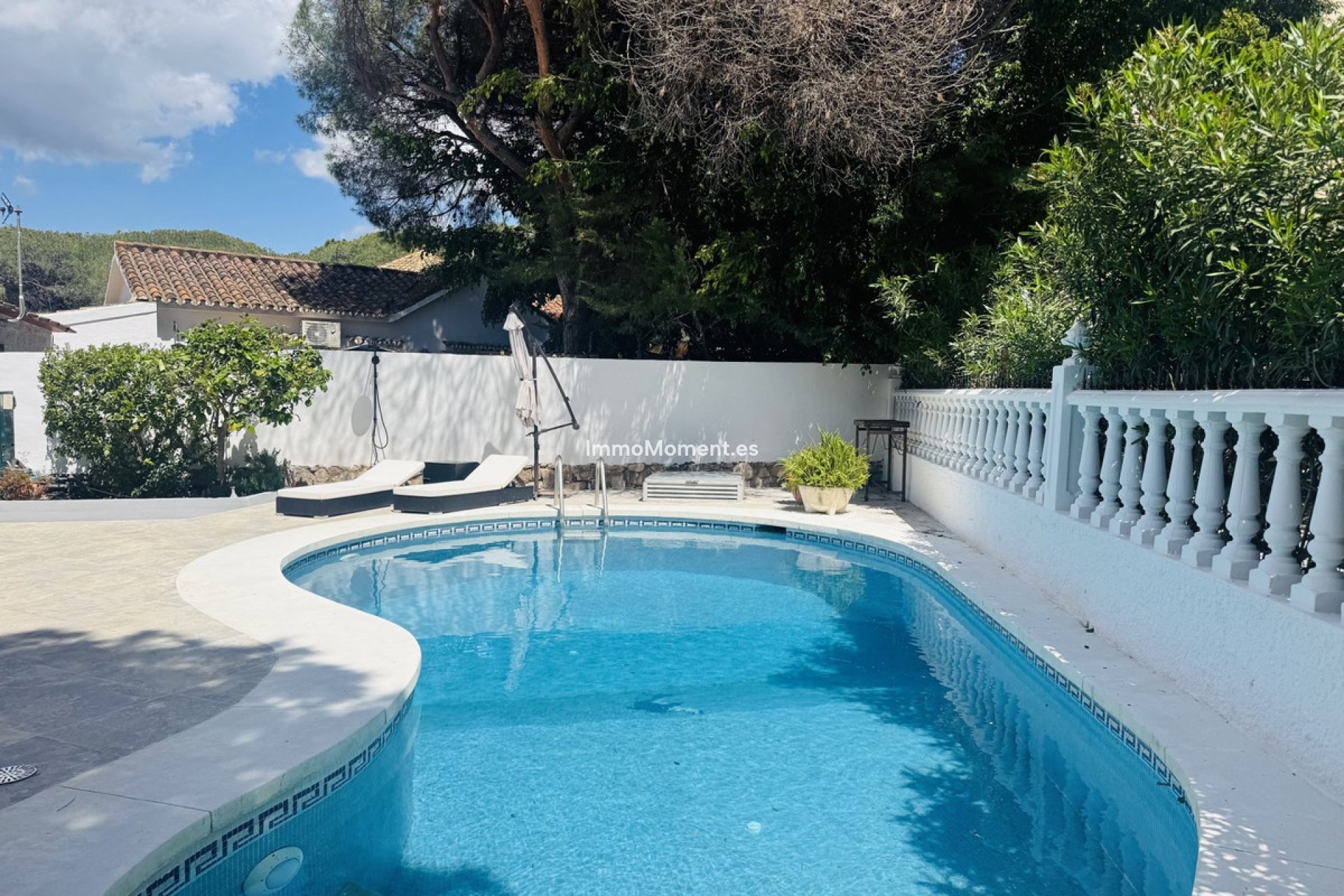 Resale - Detached villa - Marbella - Elviria