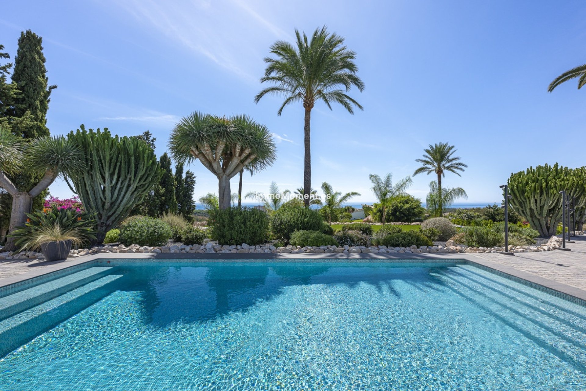Resale - Detached villa - Marbella - Elviria