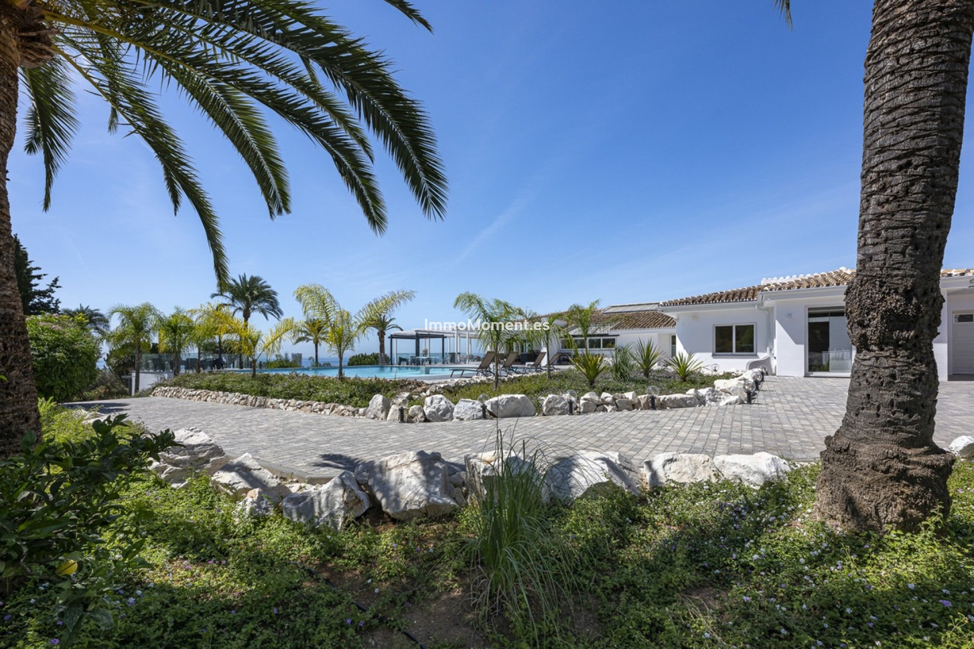 Resale - Detached villa - Marbella - Elviria