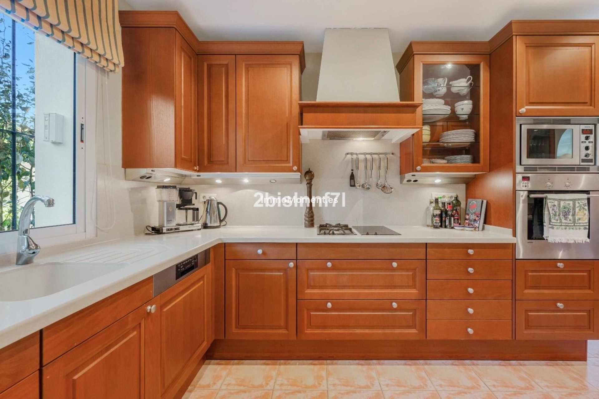 Resale - Detached villa - Marbella - Elviria