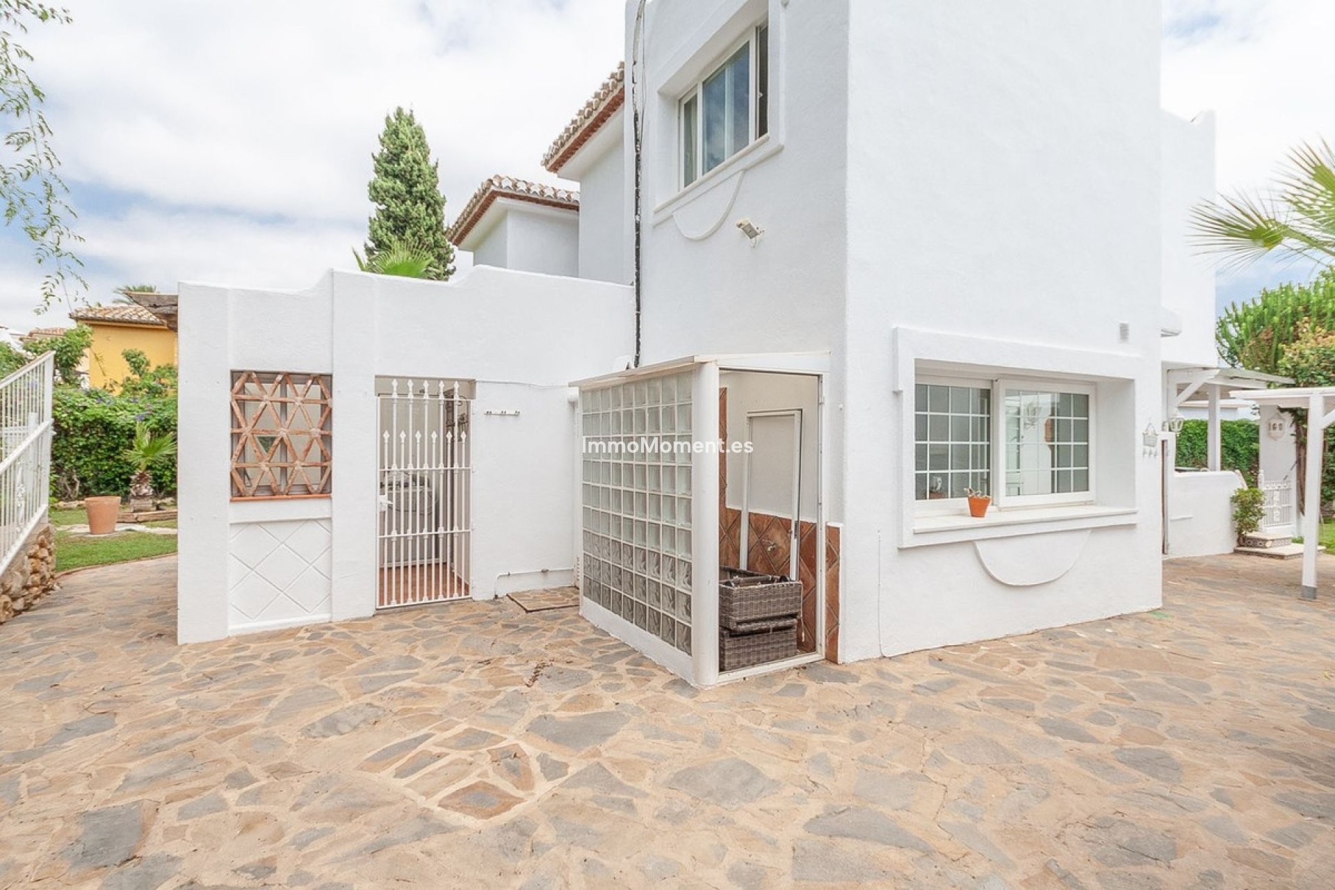 Resale - Detached villa - Marbella - Elviria