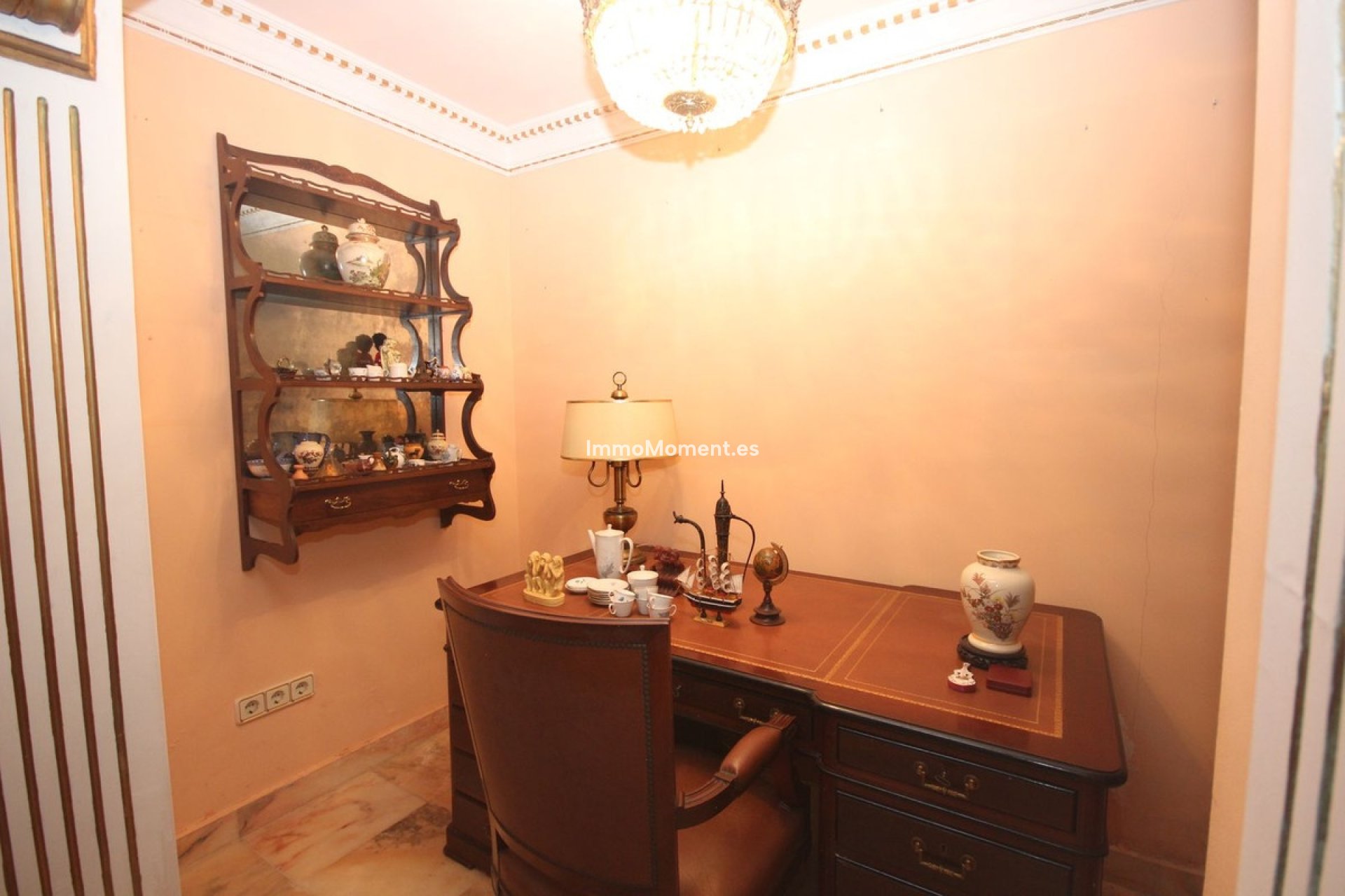Resale - Detached villa - Marbella - Elviria